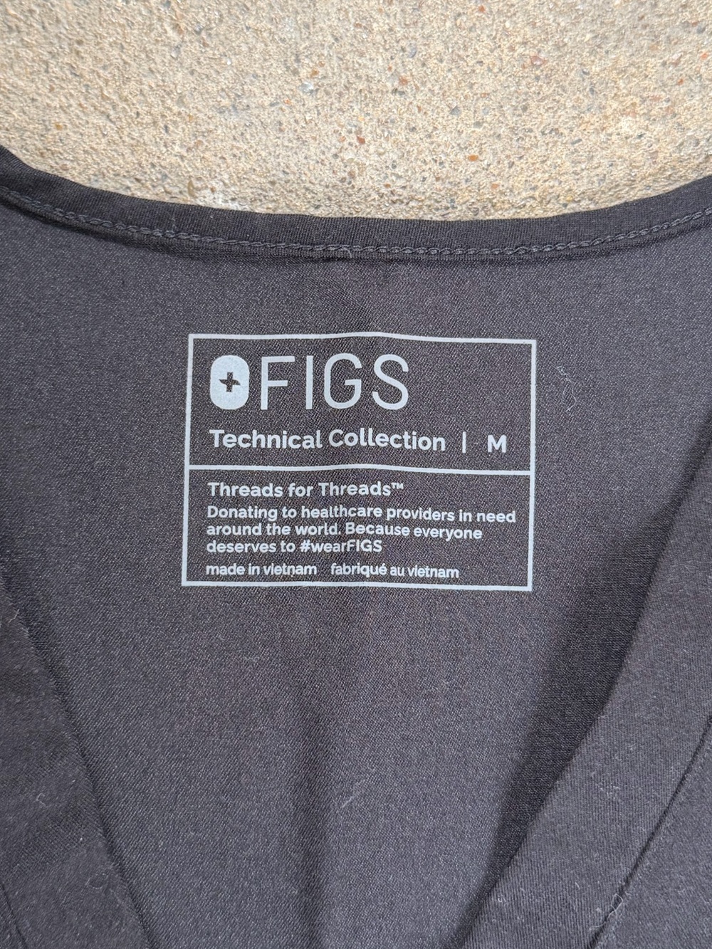 Figs Women’s Scrub Set Casma Top Yola High Rise Slim Pant in Black Size Medium - Picture 8 of 14